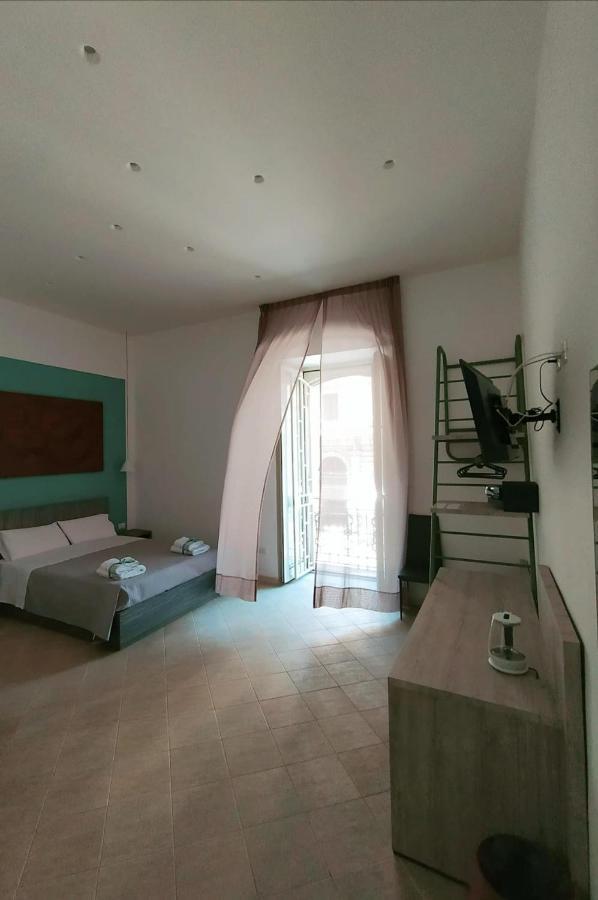 La Casa Di Halley Наполи Екстериор снимка